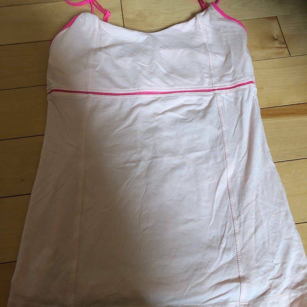 Lululemon pink tank